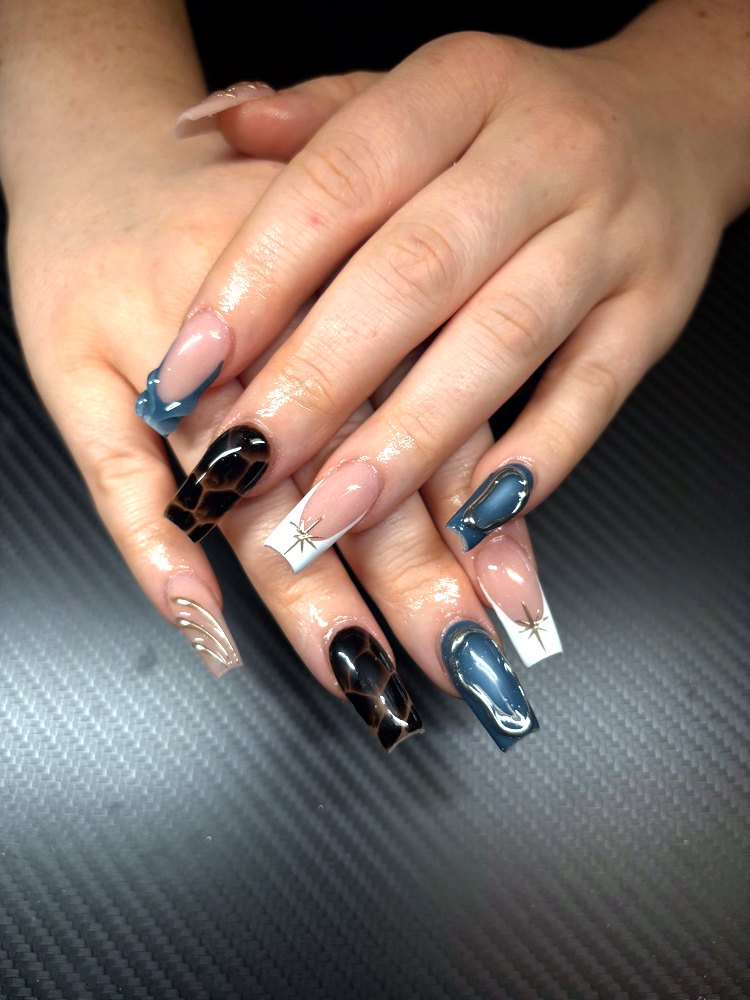Medium acrylic full set by Mya