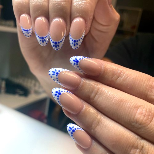 Patterned nail art by Mya